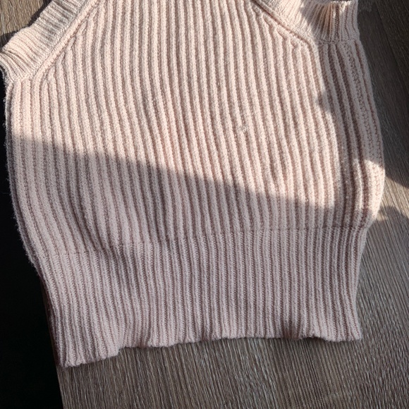 Brandy Melville Halter top - Picture 3 of 4